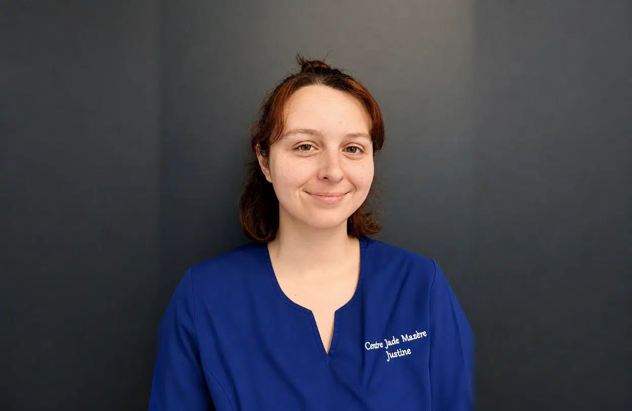 Justine, spécialiste en soins esthétiques au centre Jade Mazère à Nantes